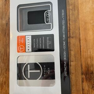 Tumi Black Leather Wallet New